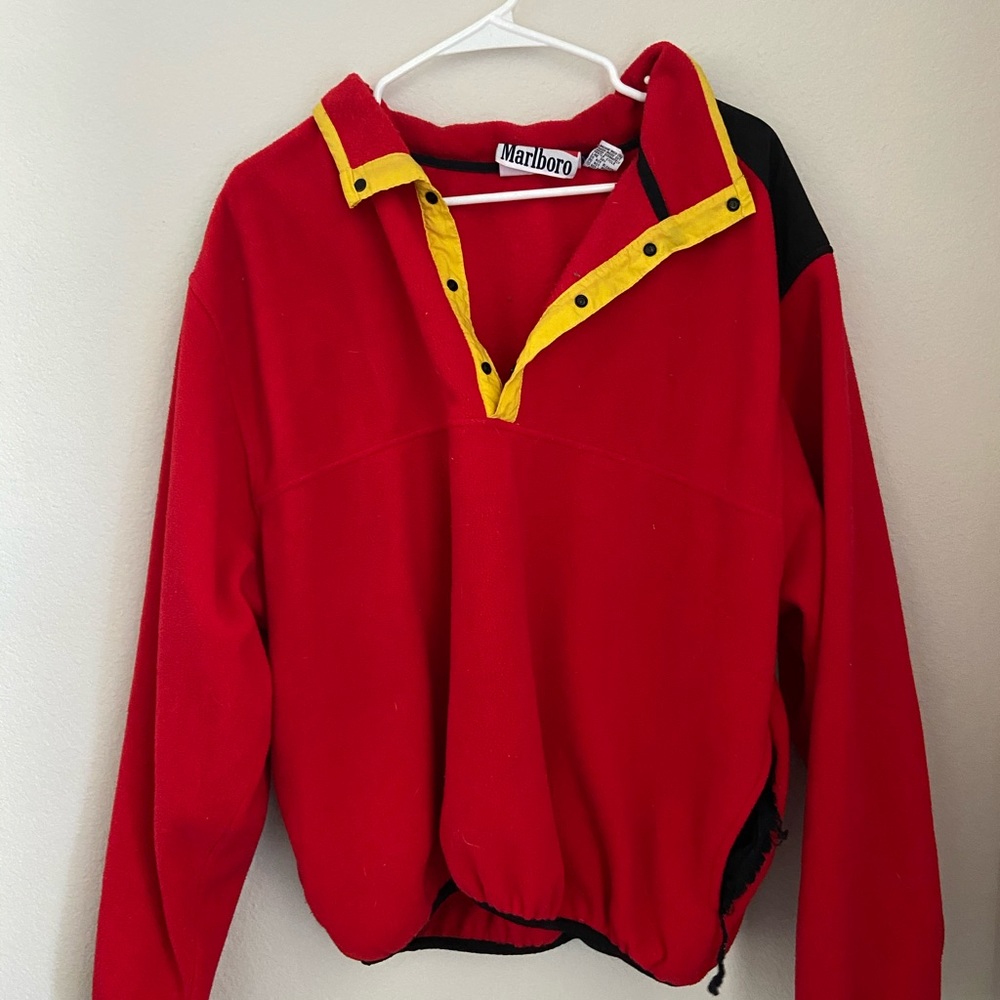 VINTAGE Marlboro adventure pull over